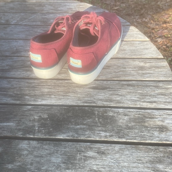 Tom’s-shoes - Picture 4 of 8
